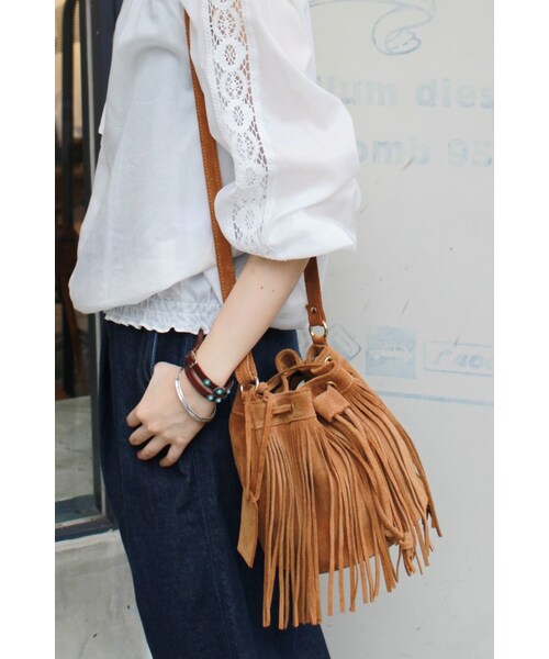 SLOBE IENA(スローブイエナ)の「《追加4予約》JULIA スエードフリンジBAG◆(バッグ・レディース・グレー/キャメル/ネイビー・フリー)」の2枚目の写真