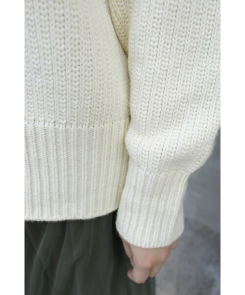 SLOBE IENA ヒキアゲガラＶネックニットプルオーバー SLOBE IENA（スローブイエナ）の「《追加予約》ヒキアゲガラVネック