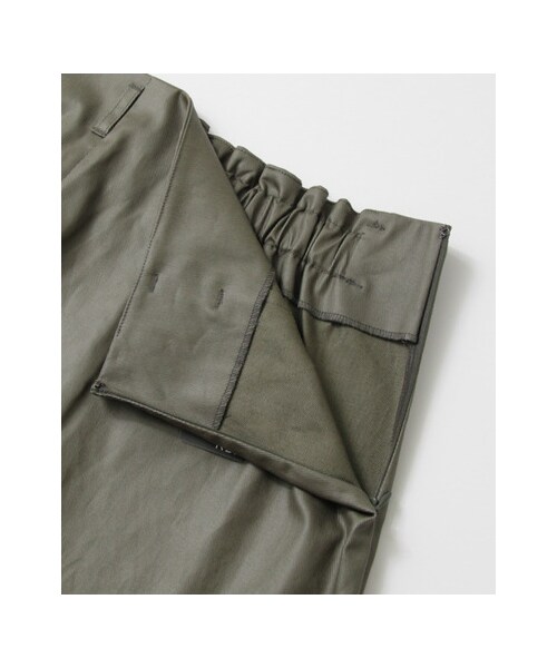 KBF（ケイビーエフ）の「コーティングミディスカート（スカート・レディース・KHAKI/BLACK・one）」の11枚目の写真