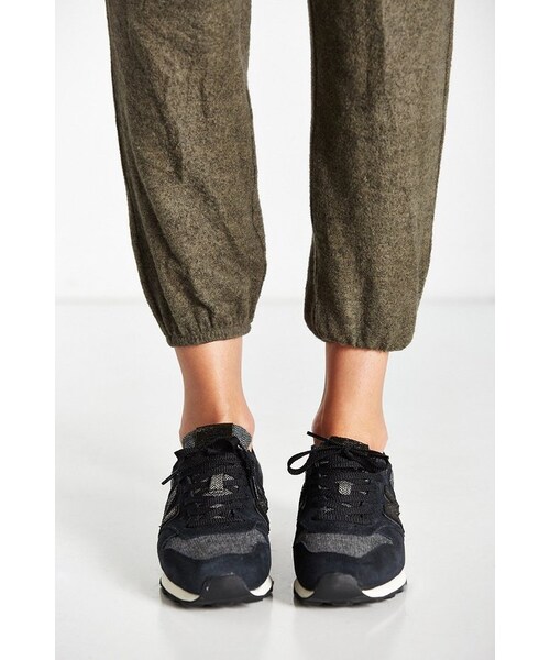 NEW BALANCE（ニューバランス）の「New Balance 696 Luxury Running Sneaker（スニーカー・レディース・Black/Beige・6/7/7.5/8/8.5/9/10）」の7枚目の写真