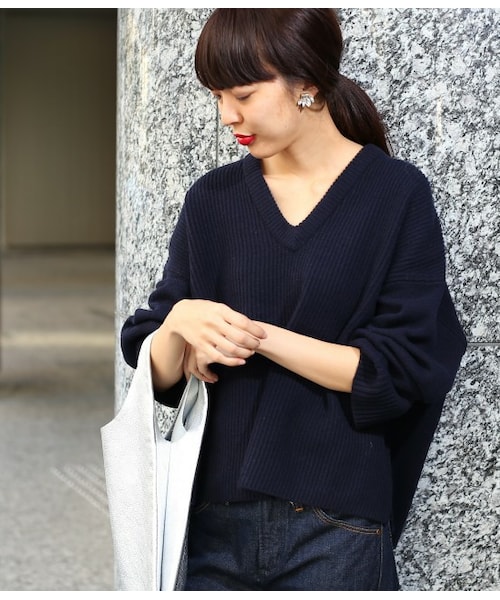 ADAM ET ROPE'（アダムエロペ）の「ウール畦編みVネック長袖ニットプル