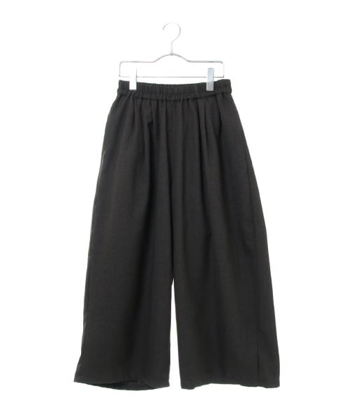 Green Parks(グリーンパークス)の「・カラーワイドパンツ(パンツ・チャコールグレー/ブラック/キャメル/ネイビー・F)」の1枚目の写真