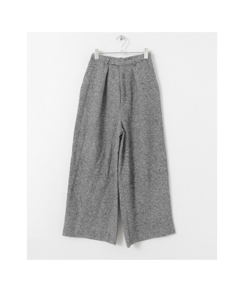 KBF(ケイビーエフ)の「ヘリンボンワイドパンツ(パンツ・レディース・GRAY/KHAKI・36/38)」の1枚目の写真