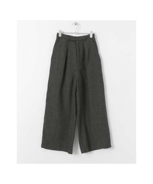 KBF(ケイビーエフ)の「ヘリンボンワイドパンツ(パンツ・レディース・GRAY/KHAKI・36/38)」の2枚目の写真