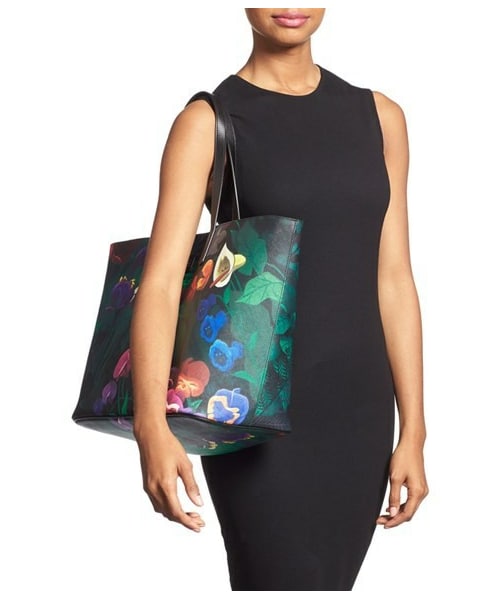マークバイマークジェイコブス 不思議の国のアリストートバッグ Marc by Marc Jacobs（マークバイマークジェイコブス）の「MARC