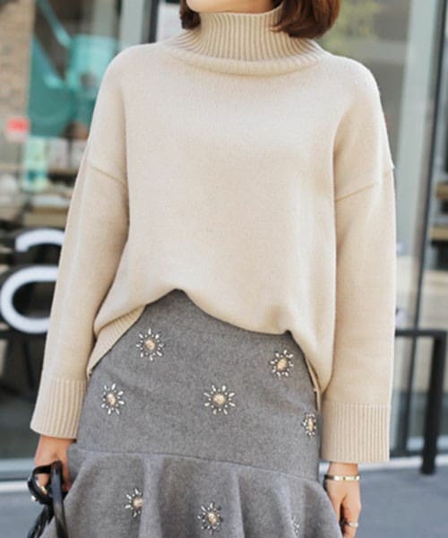 DHOLIC（ディーホリック）の「ボトルネックオーバーサイズニットプルオーバー（ニット/セーター・レディース・アイボリー/グレー/ブラック/ベージュ・FREE）」の4枚目の写真