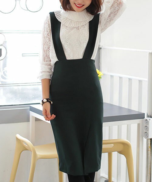 DHOLIC（ディーホリック）の「サスペンダーハイウエストミディスカート（スカート・レディース・グレー/ダークグリーン/ブラック/ワイン・FREE）」の3枚目の写真