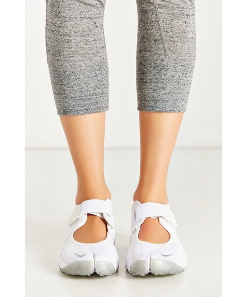 NIKE（ナイキ）の「Nike Air Rift Running Sneaker（スニーカー・レディース・White・6/7/8/9/10）」の3枚目の写真