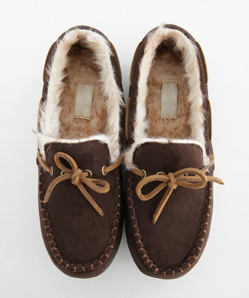 DHOLIC（ディーホリック）の「フェイクムートンモカシンシューズ（モカシン/デッキシューズ・レディース・ブラック/ネイビー/ダークブラウン/ブラウン・230/235/240/245/250）」の2枚目の写真