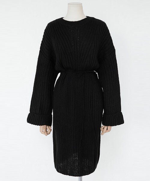 DHOLIC（ディーホリック）の「ベルトストラップ付きワイドスリーブリブニットワンピース（ワンピース・レディース・カーキグレー/ディープグリーン/ピンク/ブラック・FREE）」の2枚目の写真