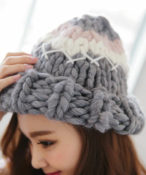 DHOLIC（ディーホリック）の「マルチカラーボールドニットビーニー（ニットキャップ/ビーニー・レディース・アイボリー/カーキ/グレー/ピンク/ブラック/ワイン・FREE）」の3枚目の写真