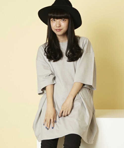 unrelaxing（アンリラクシング）の「スーパーオーバーサイズビッグTシャツ ビッグシルエットドロップショルダーTシャツ UR-315W（Tシャツ/カットソー・レディース・ホワイト/ブラック/グレー/ベージュ/ネイビー・SMALL/MEDIUM/LARGE）」の3枚目の写真