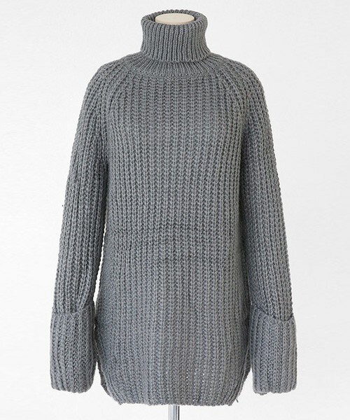 DHOLIC(ディーホリック)の「ロールアップフレアスリーブハイネックニットプルオーバー(ニット/セーター・レディース・ディープピンク/カーキ/ブルーグレー・FREE)」の2枚目の写真