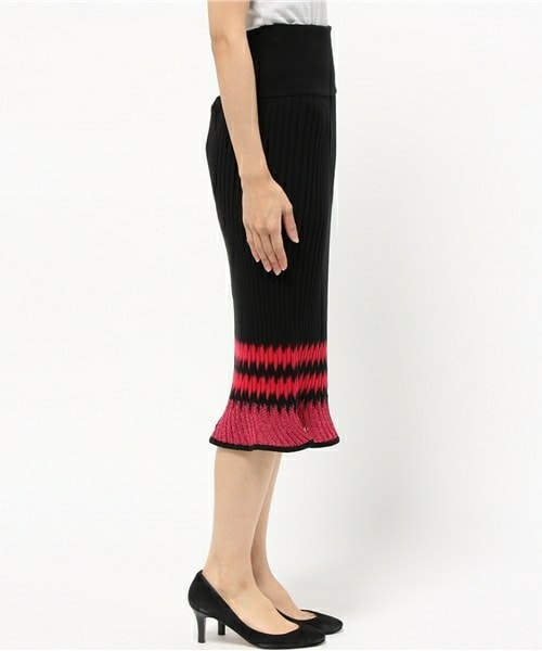 AKANE UTSUNOMIYA（アカネウツノミヤ）の「AKANE UTSUNOMIYA ライン