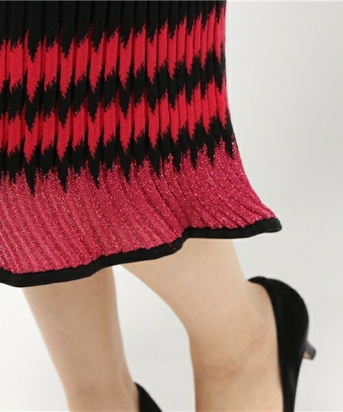 AKANE UTSUNOMIYA（アカネウツノミヤ）の「AKANE UTSUNOMIYA ライン