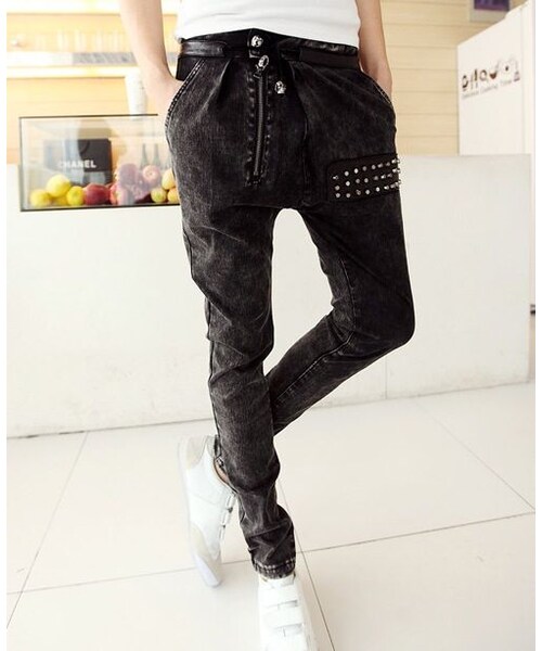 STORES.jp（ストアーズドットジェーピー）の「サルエルパンツ★スタッズ付き★ロック★K-POP【送料無料】（デニムパンツ・メンズ・その他）」の2枚目の写真