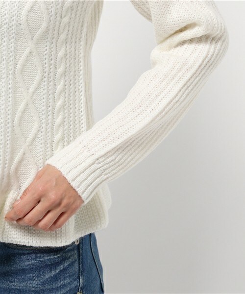 Soareak(ソアリーク)の「ペプラムケーブルプルオーバー(ニット/セーター・レディース・ホワイト/ライトブルー/ライトピンク・MEDIUM)」の8枚目の写真