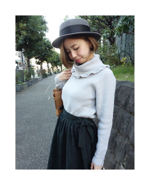 F i.n.t(フィント)の「フリルオフタートルニットプルオーバー/F&A(ニット/セーター・レディース・その他)」の1枚目の写真