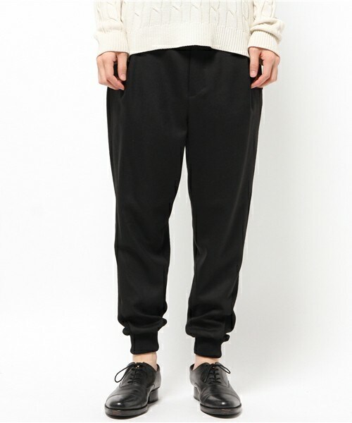 ato(アトウ)の「ウールバスケット タック入りイージースラックス(スラックス・メンズ・グレー/ブラック/ネイビー・44/46/48)」の2枚目の写真