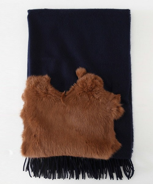 DHOLIC（ディーホリック）の「ラビットファーポイントマフラー（マフラー・レディース・ライトグレー/ワイン/ネイビー/ダークグレー/ブラック/チェック/ブラウン・ONE）」の5枚目の写真