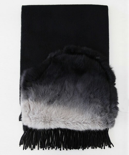 DHOLIC（ディーホリック）の「ラビットファーポイントマフラー（マフラー・レディース・ライトグレー/ワイン/ネイビー/ダークグレー/ブラック/チェック/ブラウン・ONE）」の2枚目の写真