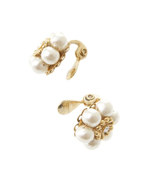 Maison de FLEUR（メゾンドフルール）の「・コットンパールイヤリング（アクセサリー・ゴールド・F）」の4枚目の写真