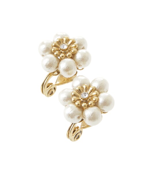 Maison de FLEUR（メゾンドフルール）の「・コットンパールイヤリング（アクセサリー・ゴールド・F）」の2枚目の写真