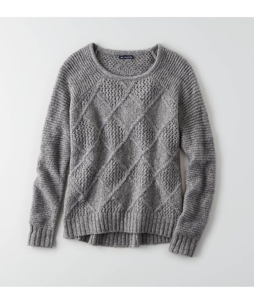 American Eagle（アメリカンイーグル）の「AEOダイヤモンドパターンセーター（ニット/セーター・レディース・クリーム/パイン/ネイビー/レッド/ピンク/ベリージャム/イエロー/ライトグレー・XXS/XS/S/M/L/XL）」の2枚目の写真