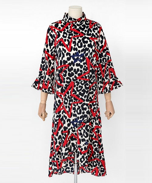 DHOLIC（ディーホリック）の「アンバランスヘムユニークパターンワンピース（ワンピース・レディース・グリーン/ディープレッド/ネイビー・FREE）」の2枚目の写真