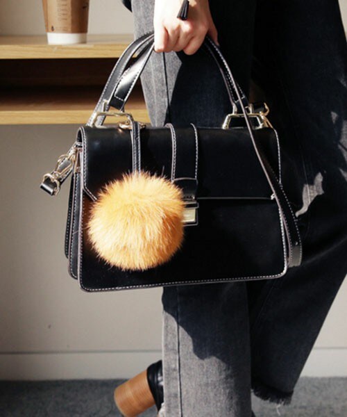 DHOLIC（ディーホリック）の「リアルフォックスファーポンポンキーリング（キーケース/キーアクセサリー・レディース・グリーン/グレー/ディープスカイブルー/ピンク/ブラック/ベージュ/ホワイト/レッド・ONE）」の5枚目の写真