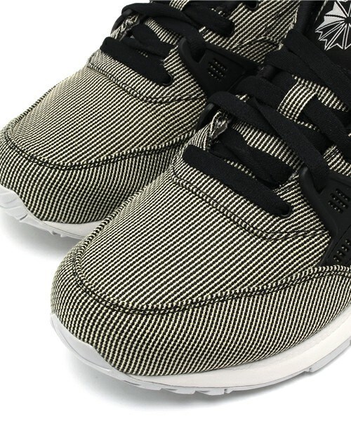 Reebok（リーボック）の「メンズ リーボック クラシック ポンプ ランニング デュアル ケブラー Reebok PUMP RUNNING DUAL TECH M47614（スニーカー・メンズ・ブラック・26.5cm/27cm/27.5cm/28cm）」の4枚目の写真