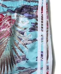 adidas（アディダス）の「ベビー キッズ アディダス フラワー 花