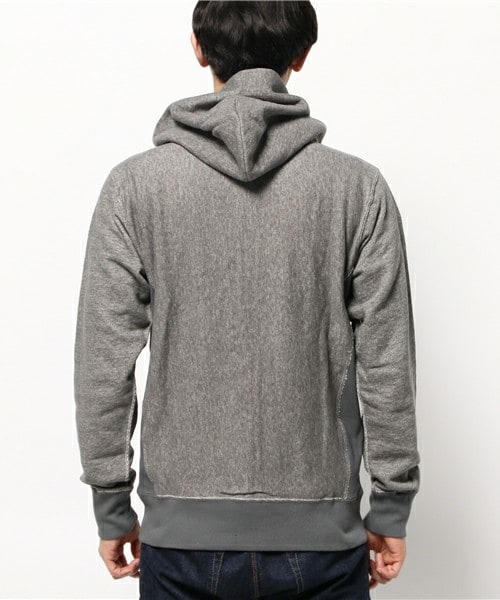 Champion（チャンピオン）の「メンズ チャンピオン リバースウィーブ パーカー CHAMPION C3-F101（パーカー・メンズ・ホワイト/グレー/チャコールグレー/ライトグリーン・MEDIUM/LARGE/X-LARGE）」の7枚目の写真