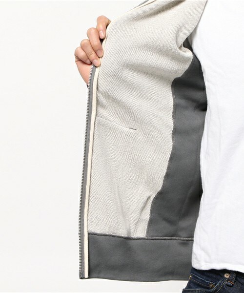 Champion（チャンピオン）の「メンズ チャンピオン リバースウィーブ パーカー CHAMPION C3-F101（パーカー・メンズ・ホワイト/グレー/チャコールグレー/ライトグリーン・MEDIUM/LARGE/X-LARGE）」の14枚目の写真