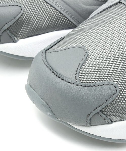 Reebok（リーボック）の「ユニセックス リーボック ポンプフューリー バリスティック グレー Reebok INSTAPUMP FURY OG V65751（スニーカー・レディース・グレー・23cm/23.5cm/24cm/24.5cm/25cm/26cm/26.5cm/27cm/27.5cm/28cm/28.5cm/29cm）」の5枚目の写真