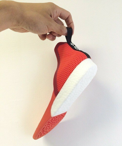 adidas（アディダス）の「メンズ アディダス ブースト レッド
