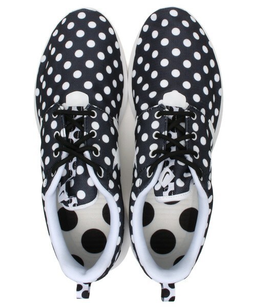 NIKE(ナイキ)の「ユニセックス ナイキ ローシ ドット柄 昆虫シリーズ NIKE ROSHE NM QS 810857(スニーカー・メンズ・A/B/C/D・24cm/24.5cm/26.5cm/27cm/27.5cm/28cm/28.5cm/29cm)」の12枚目の写真