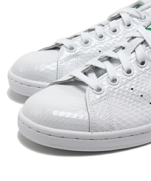 adidas Originals（アディダスオリジナルス）の「ウィメンズ アディダス スタンスミス STAN SMITH W B35442 B35443（スニーカー・レディース・ホワイト/グリーン・22cm/22.5cm/23cm/23.5cm/24cm/24.5cm/25cm）」の6枚目の写真