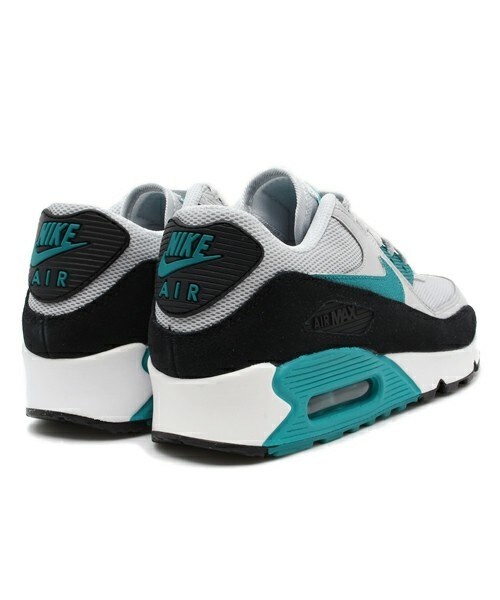 NIKE(ナイキ)の「ウィメンズ ナイキ エアマックス90 エッセンシャル NIKE WMNS AIR MAX 90 ESST 616730-017(スニーカー・レディース・シルバー・23cm/23.5cm/24cm/24.5cm/22.5cm)」の4枚目の写真