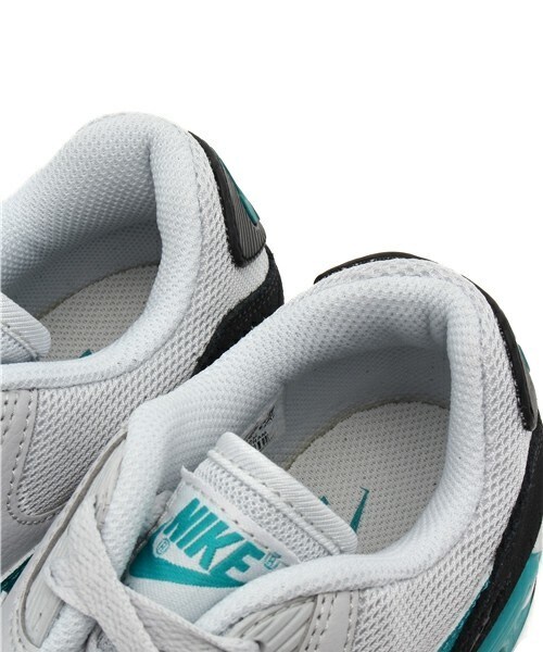 NIKE(ナイキ)の「ウィメンズ ナイキ エアマックス90 エッセンシャル NIKE WMNS AIR MAX 90 ESST 616730-017(スニーカー・レディース・シルバー・23cm/23.5cm/24cm/24.5cm/22.5cm)」の7枚目の写真