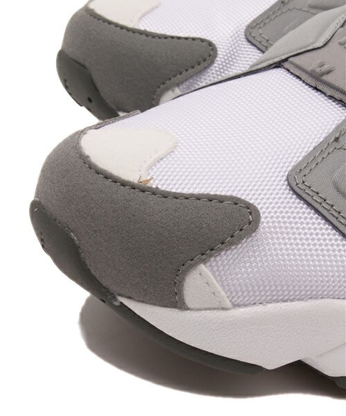 Reebok（リーボック）の「ユニセックス リーボック インスタポンプフューリー Reebok INSTAPUMP FURY OG M48560（スニーカー・メンズ・ホワイト・23cm/23.5cm/24cm/24.5cm/26cm/26.5cm/27cm/27.5cm/28cm/28.5cm/29cm）」の5枚目の写真