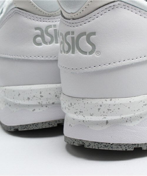 ASICS(アシックス)の「ユニセックス アシックスタイガー ゲルライトファイブ オールホワイト ASICS TIGER GEL-LYTE V TQ5X4L-0101(スニーカー・メンズ・ホワイト・23.5cm/24cm/24.5cm/26cm/26.5cm/27cm/27.5cm/28cm/28.5cm/29cm)」の6枚目の写真