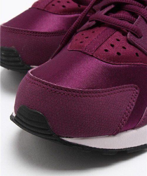 NIKE(ナイキ)の「ウィメンズ ナイキ エアハラチ パープル NIKE WMNS AIR HUARACHE 634835-500(スニーカー・レディース・パープル・23cm/23.5cm/24cm/24.5cm)」の5枚目の写真