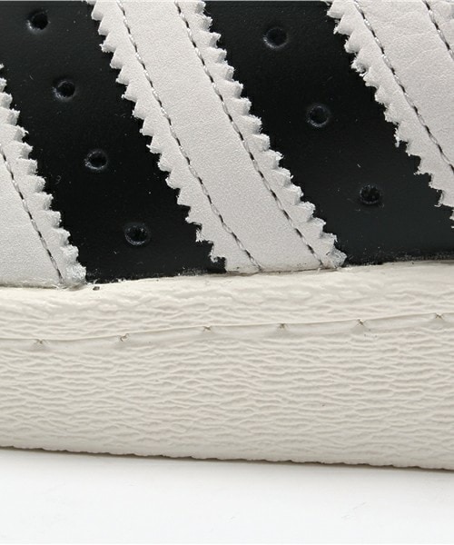 adidas（アディダス）の「ユニセックス アディダス スーパースター ビンテージ デラックス adidas SUPERSTAR 80s VINTAGE DX S74935（スニーカー・メンズ・ブラック・23cm/23.5cm/24cm/24.5cm/26cm/26.5cm/27cm/27.5cm/28cm/28.5cm/29cm）」の10枚目の写真