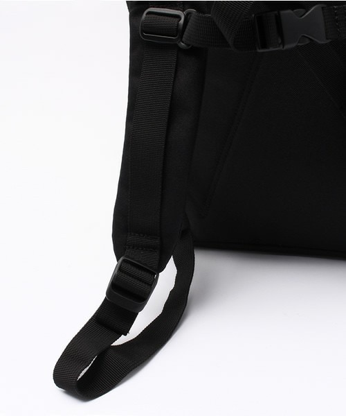 GRAVIS（グラヴィス）の「ユニセックス グラビス メトロ バックパック GRAVIS METRO 2 XL MUSTARD/BLACK（バックパック/リュック・メンズ・ブラック/ブラウン・ONE SIZE）」の11枚目の写真