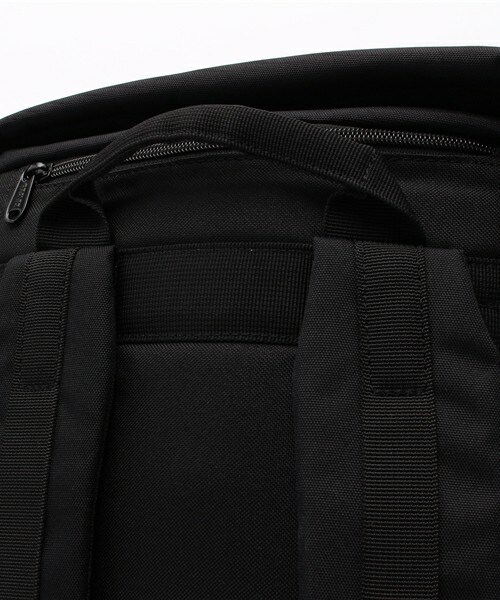 GRAVIS（グラヴィス）の「ユニセックス グラビス メトロ バックパック GRAVIS METRO 2 XL MUSTARD/BLACK（バックパック/リュック・メンズ・ブラック/ブラウン・ONE SIZE）」の9枚目の写真