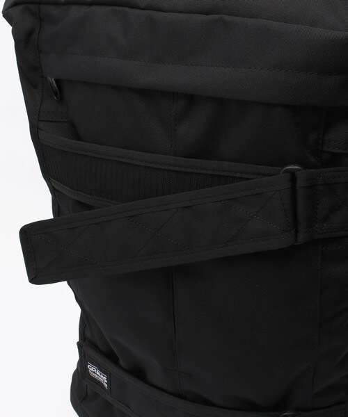 GRAVIS（グラヴィス）の「ユニセックス グラビス メトロ バックパック GRAVIS METRO 2 XL MUSTARD/BLACK（バックパック/リュック・メンズ・ブラック/ブラウン・ONE SIZE）」の16枚目の写真