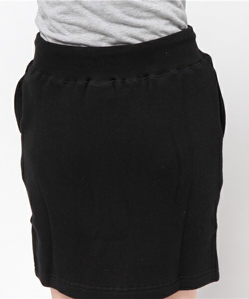 Champion(チャンピオン)の「ウィメンズ チャンピオン スウェットスカート Cロゴ Champion WMNS SWEAT SKIRT C LOGO CW-G208(スカート・レディース・ブラック/グレー/ネイビー・MEDIUM/LARGE)」の8枚目の写真