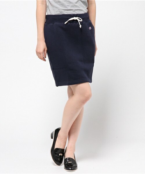 Champion(チャンピオン)の「ウィメンズ チャンピオン スウェットスカート Cロゴ Champion WMNS SWEAT SKIRT C LOGO CW-G208(スカート・レディース・ブラック/グレー/ネイビー・MEDIUM/LARGE)」の3枚目の写真