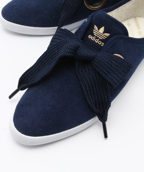 adidas(アディダス)の「ウィメンズ アディダス リレース コーデュロイ リボン adidas RELACE LOW CORDUROY AC S74561(スニーカー・レディース・インディゴブルー・23cm/23.5cm/24cm/24.5cm/25cm)」の6枚目の写真